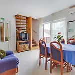 Apartments Milena - Beachside Stay In Poljana With Parking Mali Lošinj