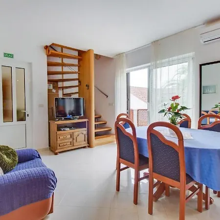 Milena - Beachside In Poljana With Parking מאלי לוסיניי