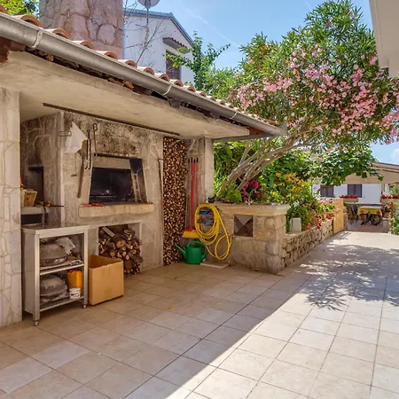 Milena - Beachside In Poljana With Parking