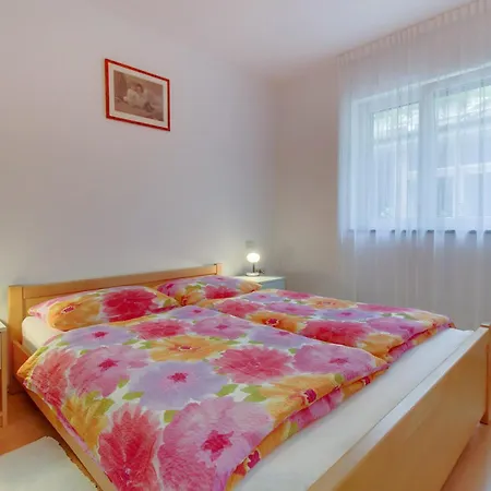 Milena - Beachside In Poljana With Parking דירה